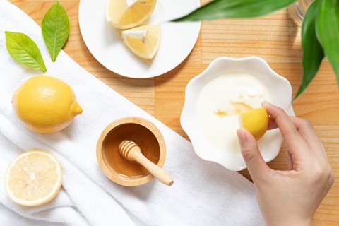 Yogurt e limone: la crema per le mani dai tanti benefici 